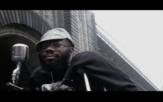 Featuring Beans (from Warp Records and Anti-Pop Consortium), the first video for "Jaw Modulation" by Headset, a hip-hop side project of Jimmy Tamborello (of The Postal Service and Dntel) and Allen Avanessian (Plug Research). Shot on 16mm.